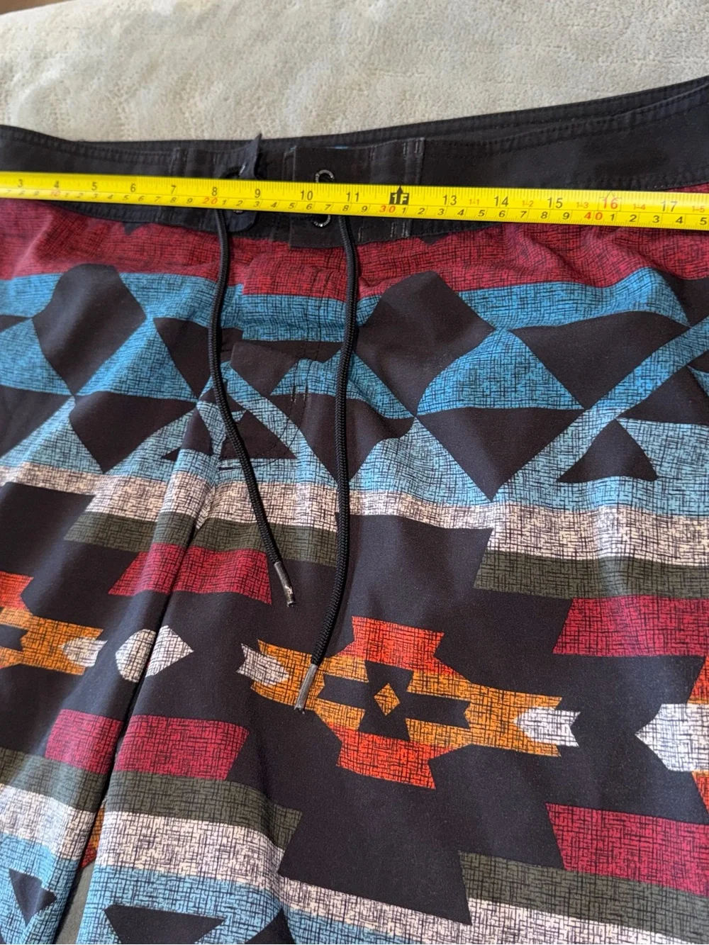 American Eagle Outfitters Board Shorts Mens Large Tribal Aztec Swim Trunks‎